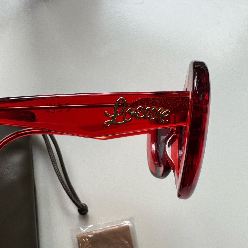 LOEWE NWOT sunglasses LW401121 - Picture 11 of 16